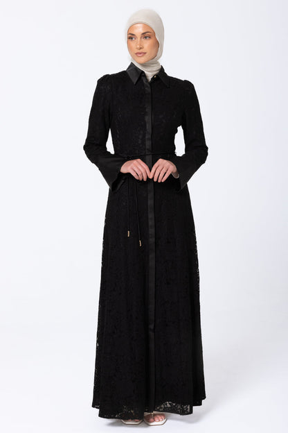 Robe lilas en dentelle